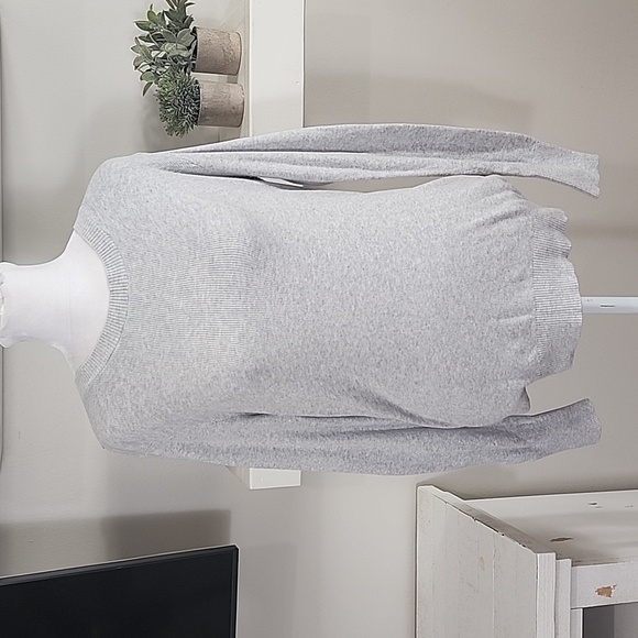 Express Lightweight Long Sleeve Gray Sweater - Picture 1 of 7